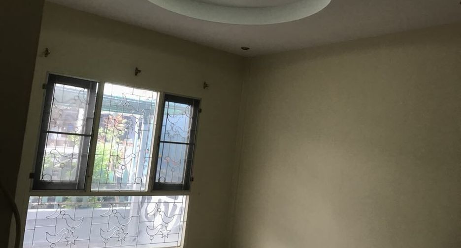 For rent 2 ベッドルーム townhouse in Mueang Chon Buri, Chonburi