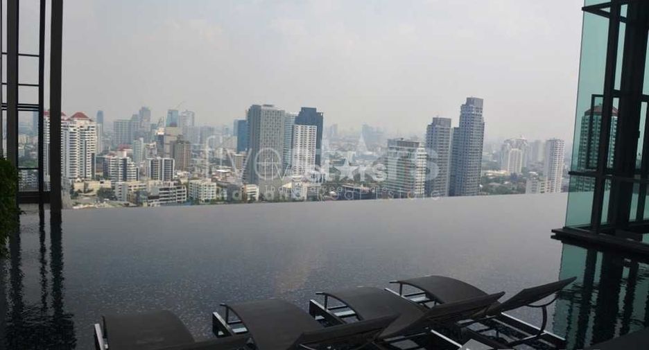 Condo en venta de 2 habitaciones en Khlong Toei, Bangkok