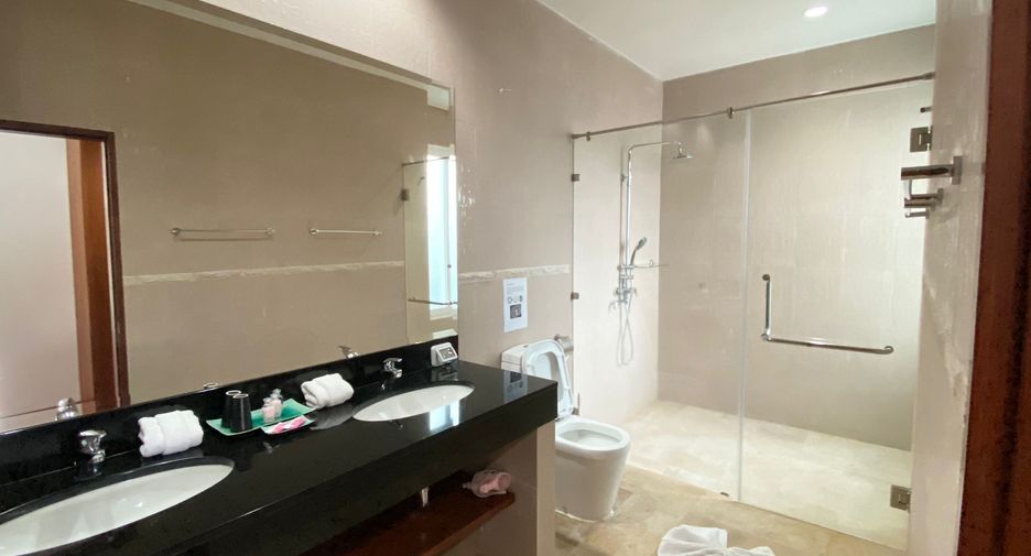 For sale 3 bedrooms condo in Kathu, Phuket