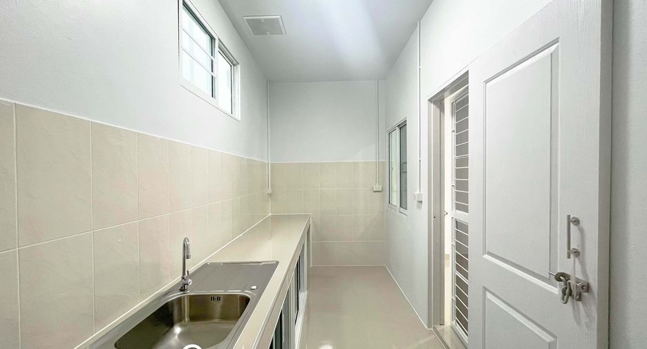 For sale 3 bedrooms townhouse in Bang Khen, Bangkok