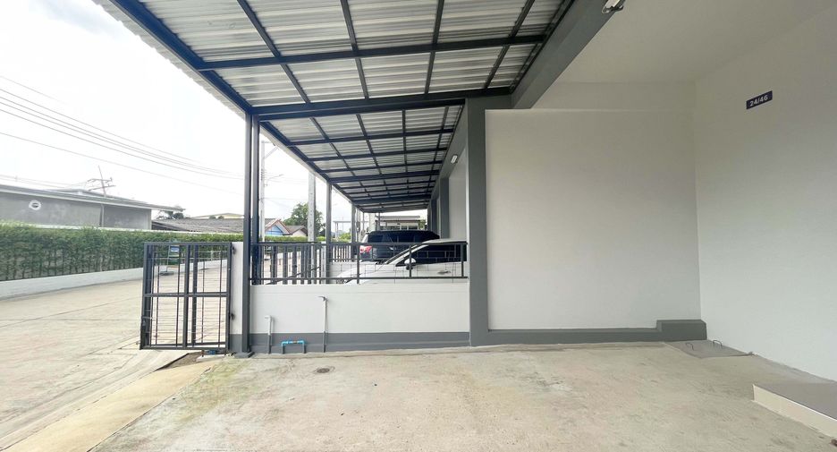 For sale 3 bedrooms townhouse in Bang Khen, Bangkok