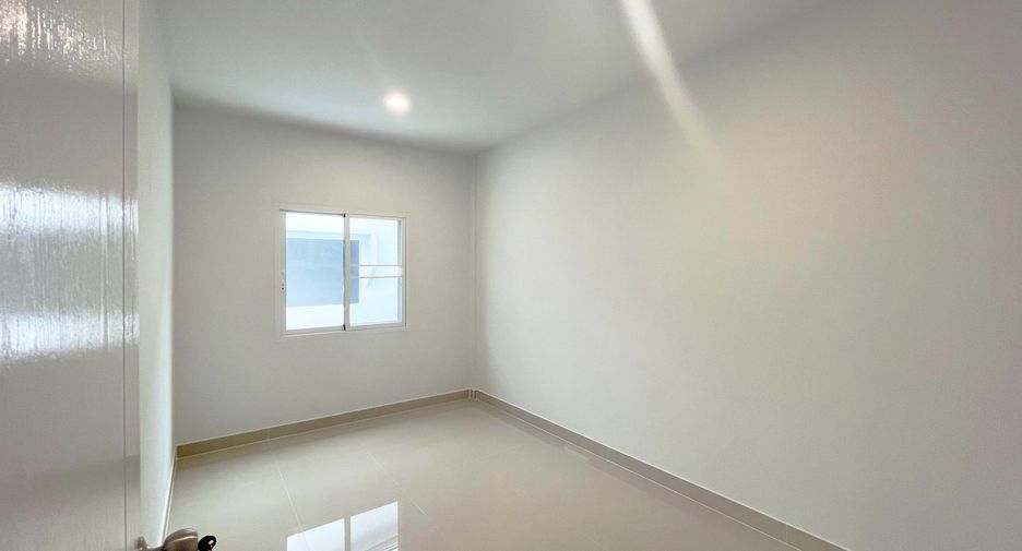 For sale 3 bedrooms townhouse in Bang Khen, Bangkok