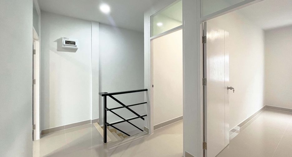 For sale 3 bedrooms townhouse in Bang Khen, Bangkok