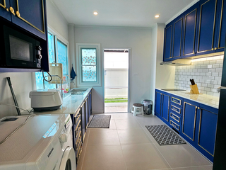 For sale 4 bedrooms house in Mueang Chiang Rai, Chiang Rai