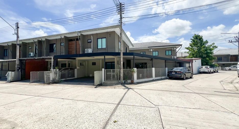 For sale 3 bedrooms townhouse in Thalang, Phuket