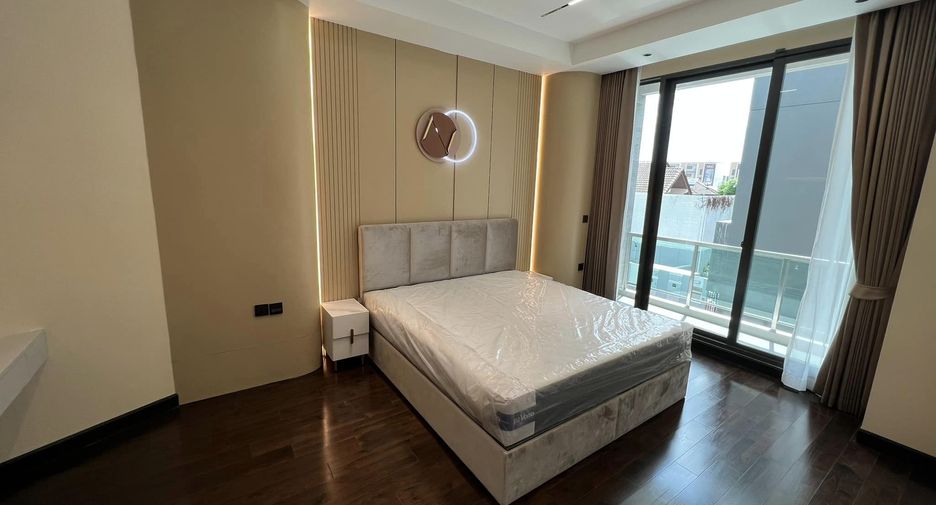 For sale and for rent 5 bedrooms house in Suan Luang, Bangkok