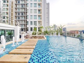 For sale 2 bedrooms condo in Phra Khanong, Bangkok