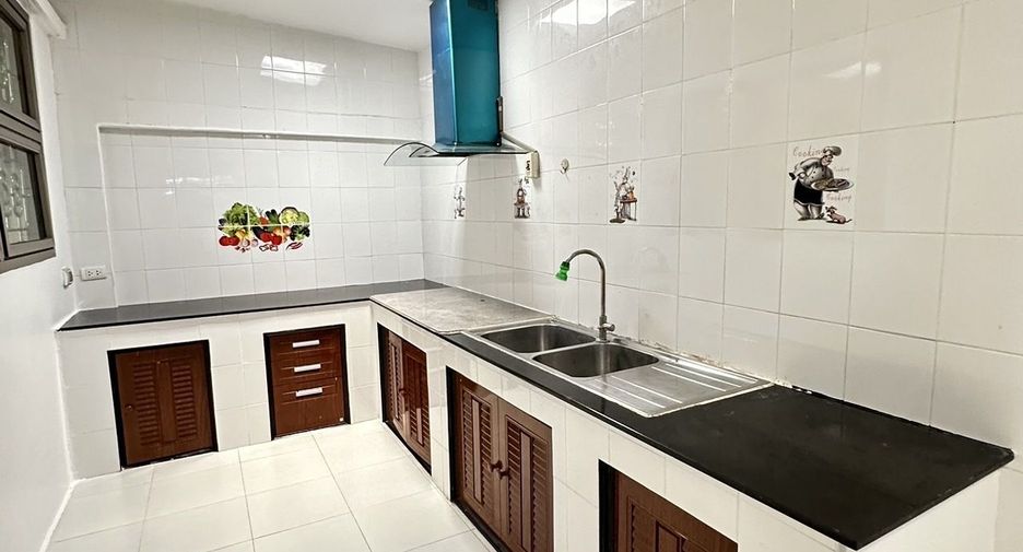For sale 3 bedrooms townhouse in Mueang Phuket, Phuket