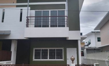 For rent 3 bedrooms townhouse in Mueang Phuket, Phuket