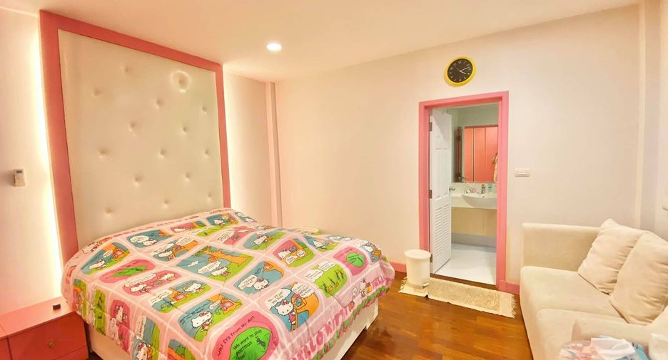 For sale 4 bedrooms house in Khan Na Yao, Bangkok