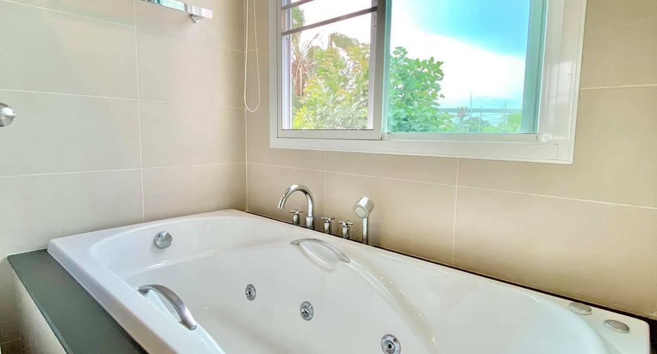For sale 4 bedrooms house in Khan Na Yao, Bangkok