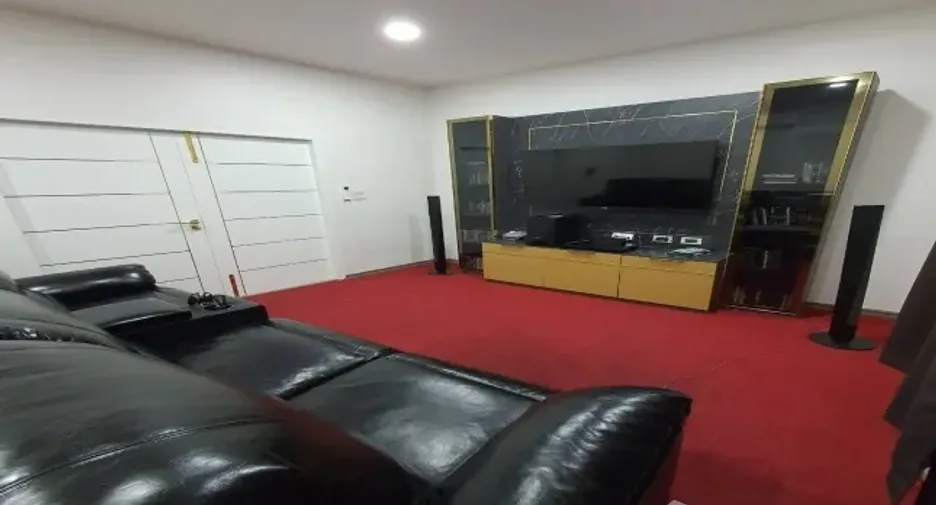For sale and for rent 4 bedrooms house in Bang Kapi, Bangkok