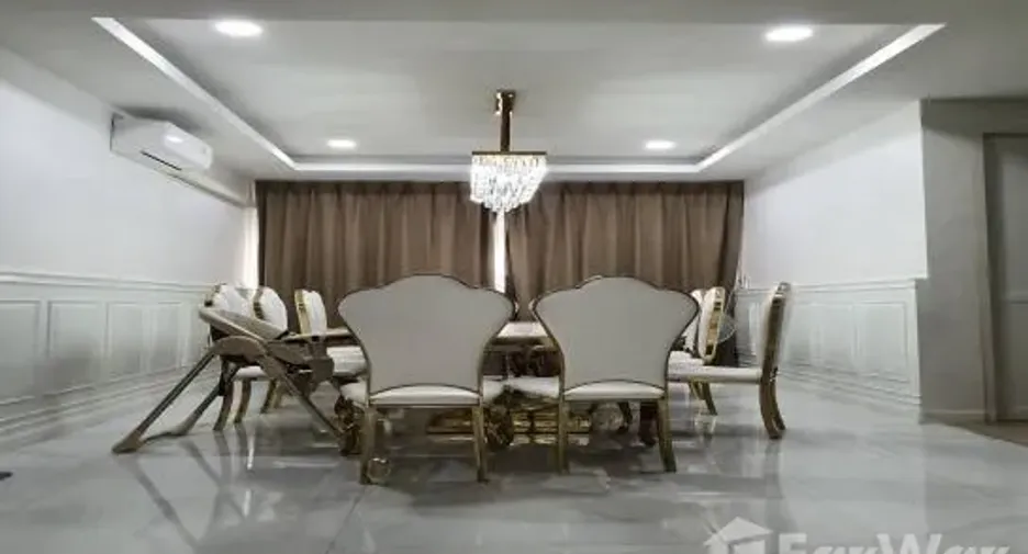For sale and for rent 4 bedrooms house in Bang Kapi, Bangkok