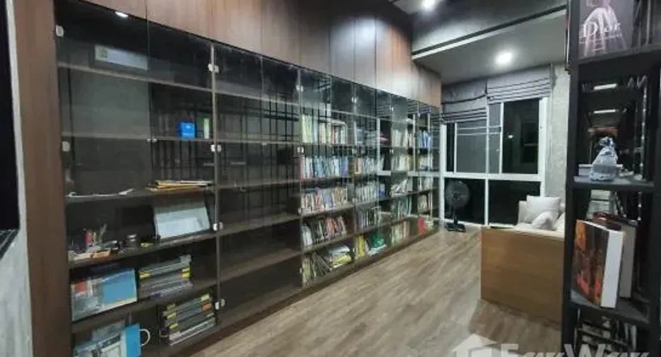 For sale and for rent 4 bedrooms house in Bang Kapi, Bangkok