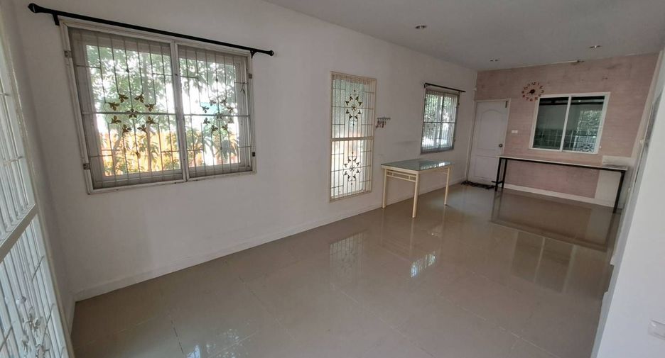 À louer 4 chambres maison de ville à Mueang Samut Sakhon, Samut Sakhon