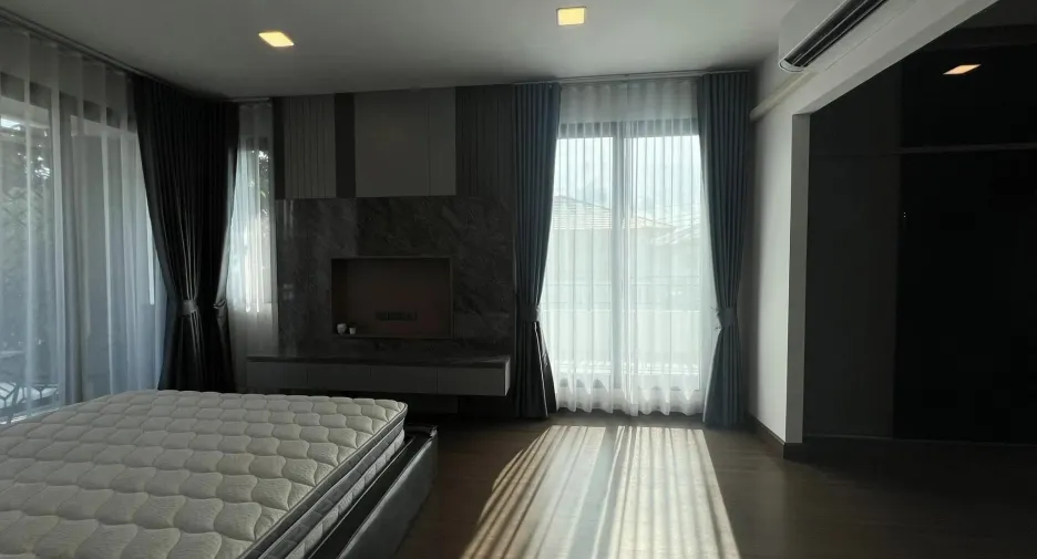 出售 和 出租 4 卧室 独立屋 在 Bang Phli, Samut Prakan