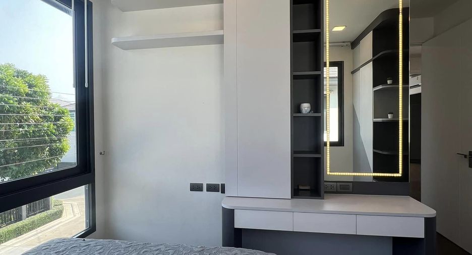For sale and for rent 4 bedrooms house in Bang Phli, Samut Prakan