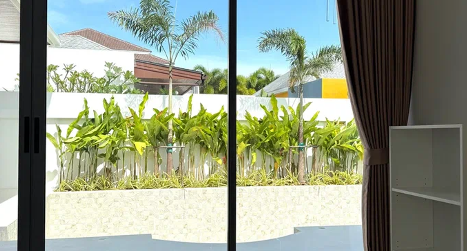 For sale 3 bedrooms villa in Mueang Phuket, Phuket