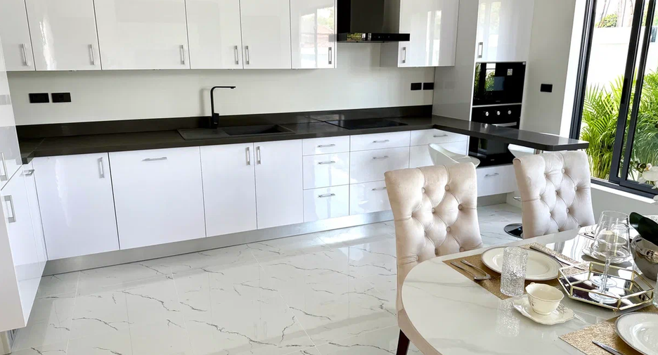 For sale 3 bedrooms villa in Mueang Phuket, Phuket