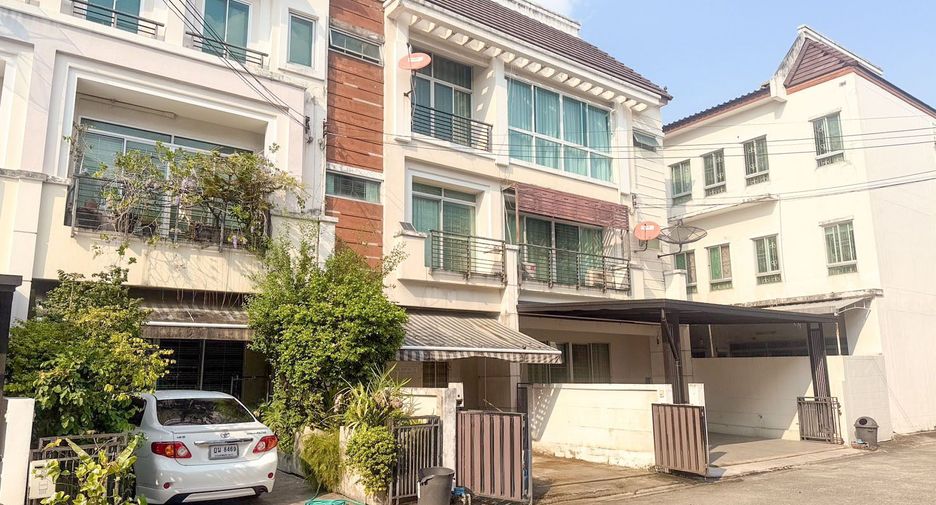 Reihenhaus zum Kauf mit 3 Zimmer in Saphan Sung, Bangkok
