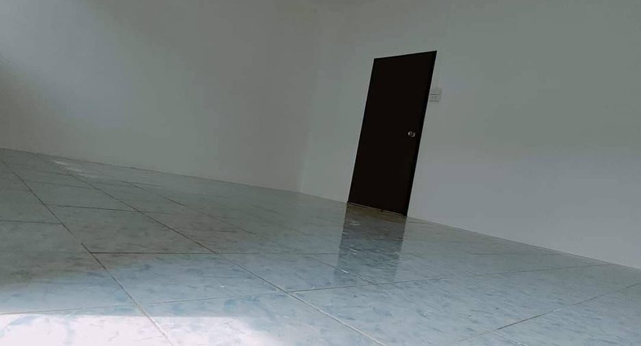 For sale 3 bedrooms townhouse in Thawi Watthana, Bangkok