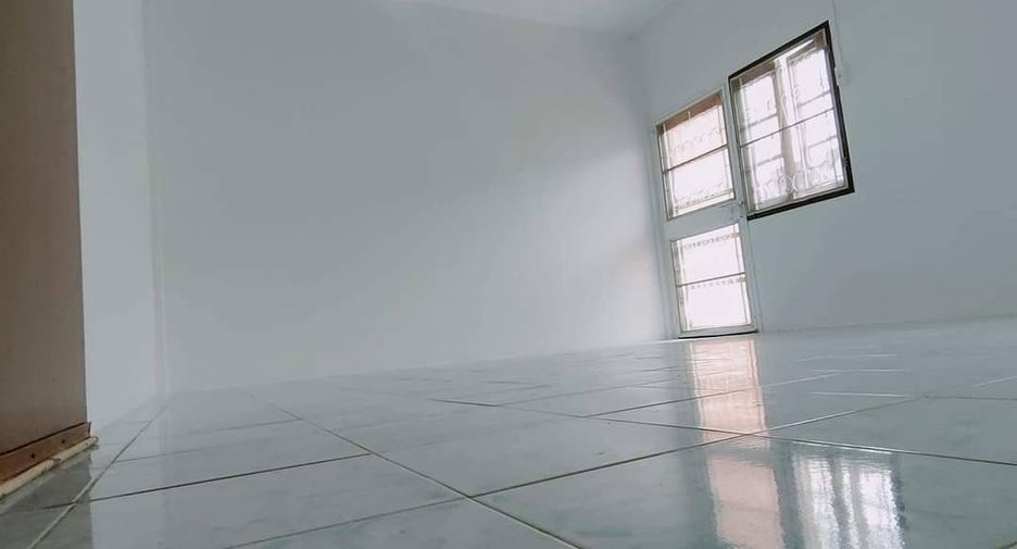 For sale 3 bedrooms townhouse in Thawi Watthana, Bangkok