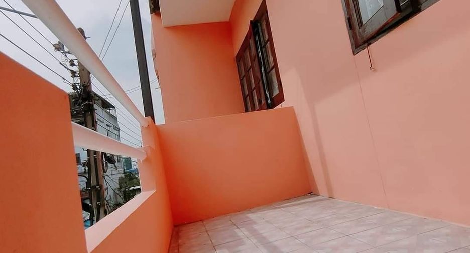 For sale 3 bedrooms townhouse in Thawi Watthana, Bangkok