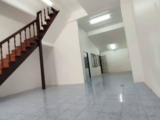 For sale 3 bedrooms townhouse in Thawi Watthana, Bangkok