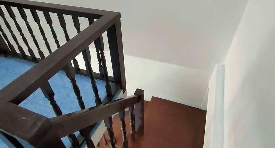 For sale 3 bedrooms townhouse in Thawi Watthana, Bangkok