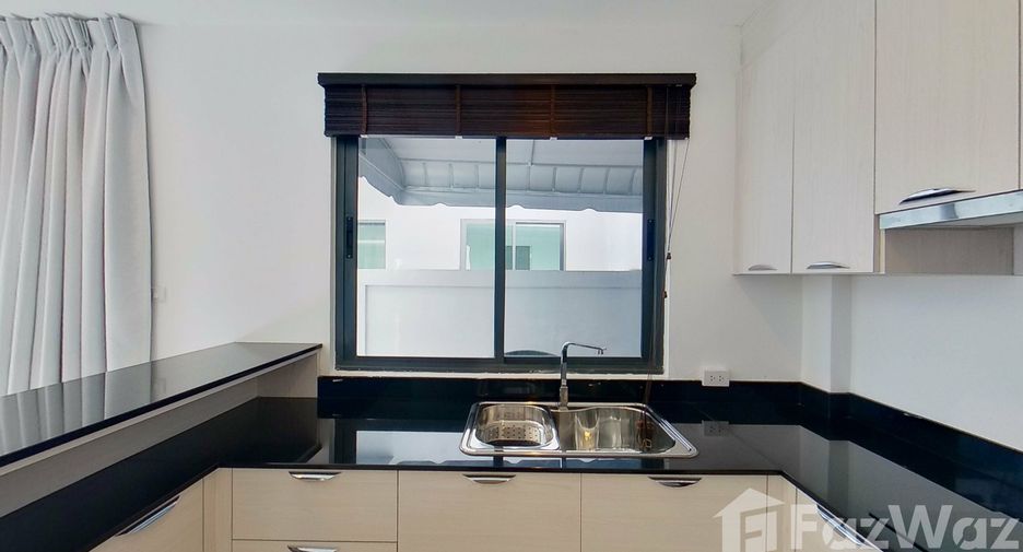 For rent 3 bedrooms townhouse in Thalang, Phuket