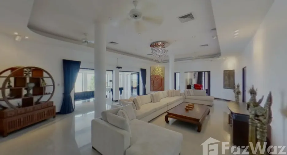 For rent 5 bedrooms villa in Mueang Phuket, Phuket