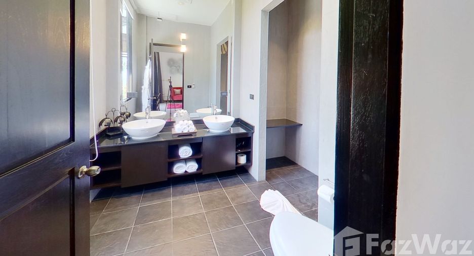 For rent 5 bedrooms villa in Mueang Phuket, Phuket