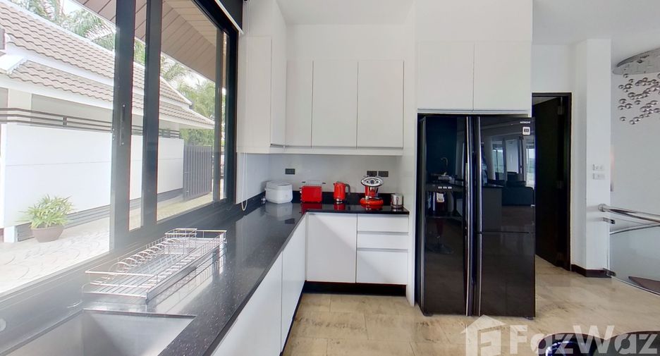 For rent 5 bedrooms villa in Mueang Phuket, Phuket