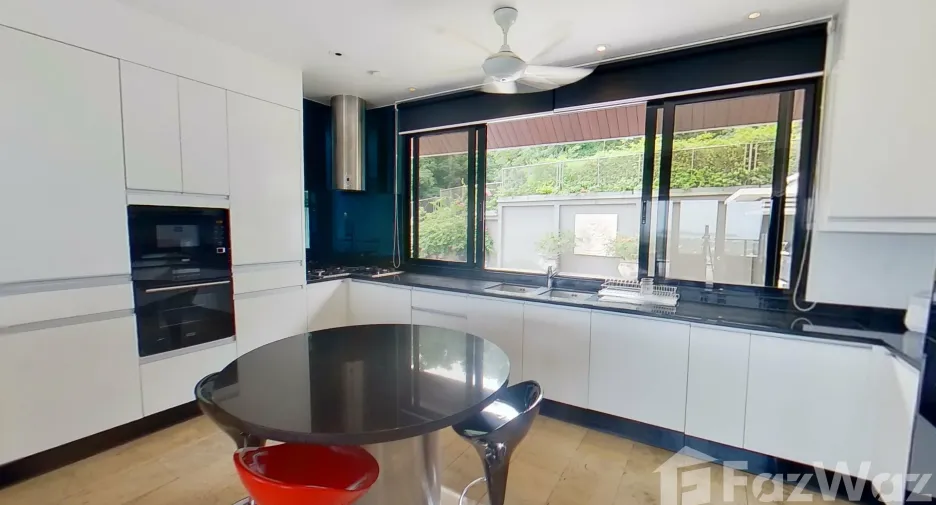 For rent 5 bedrooms villa in Mueang Phuket, Phuket