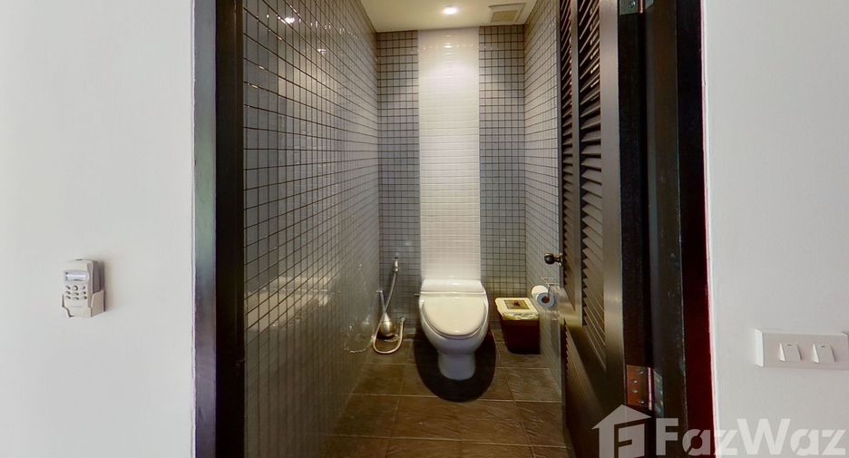 For rent 5 bedrooms villa in Mueang Phuket, Phuket
