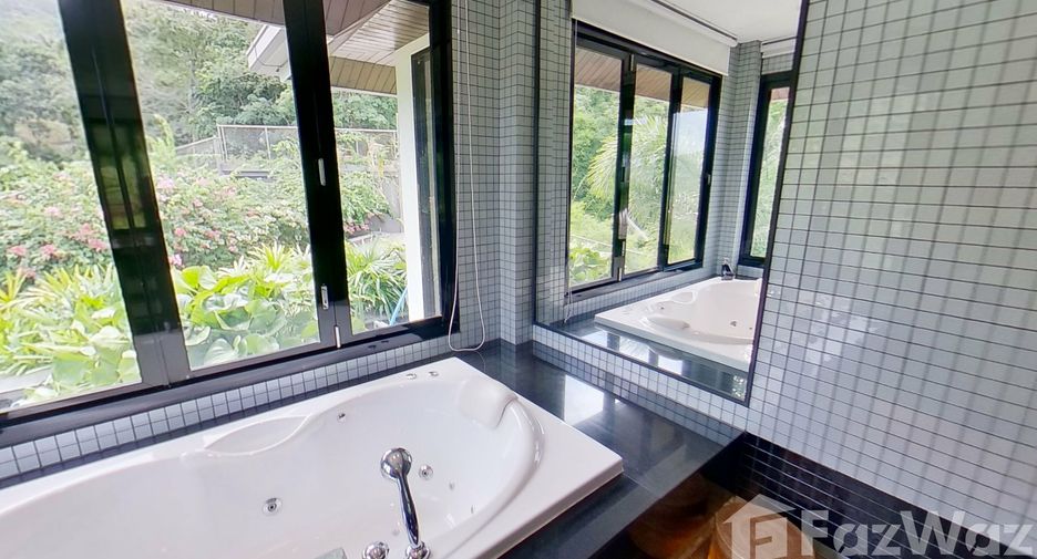 For rent 5 bedrooms villa in Mueang Phuket, Phuket