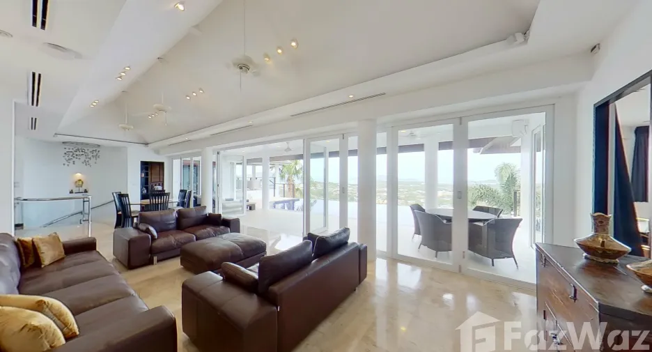 For rent 5 bedrooms villa in Mueang Phuket, Phuket