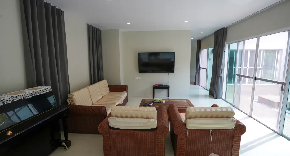 À louer 5 chambres villa à Mueang Phuket, Phuket