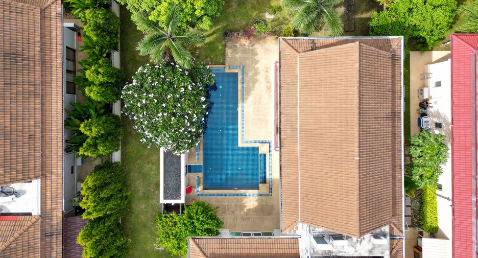 À louer 5 chambres villa à Mueang Phuket, Phuket