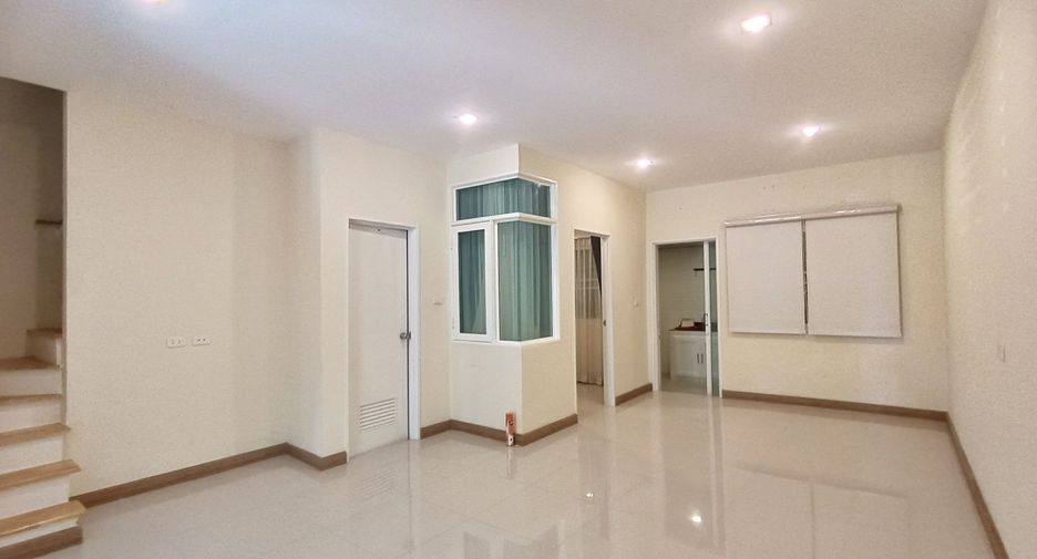 出售 4 卧室 联排别墅 在 Bang Kruai, Nonthaburi