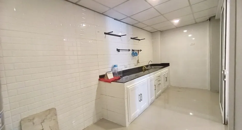 出售 4 卧室 联排别墅 在 Bang Kruai, Nonthaburi