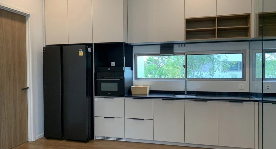 For sale and for rent 3 bedrooms house in Saphan Sung, Bangkok