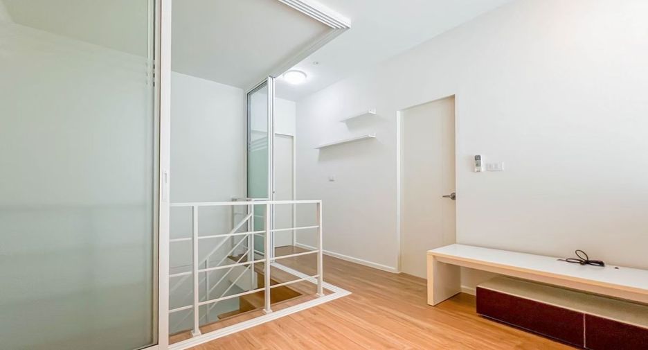 Casa adosada en venta de 3 habitaciones en Bang Kruai, Nonthaburi