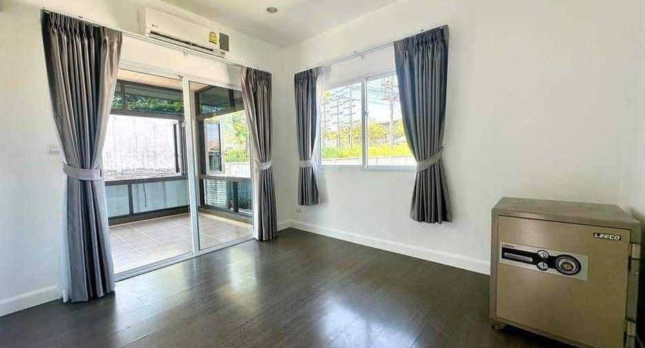 Casa en venta y en alquiler de 4 habitaciones en Mueang Phuket, Phuket