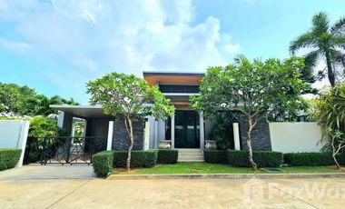 For sale 3 bedrooms villa in Mueang Phuket, Phuket