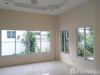 Casa en alquiler de 3 habitaciones en Mueang Rayong, Rayong