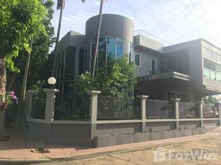 出售 和 出租 4 卧室 独立屋 在 Mueang Pathum Thani, Pathum Thani