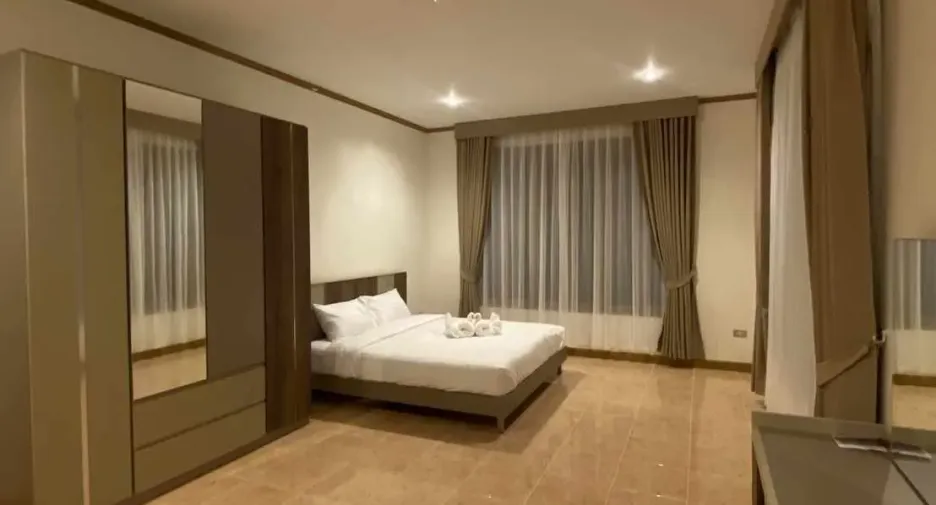 Casa en alquiler de 4 habitaciones en Mueang Phuket, Phuket