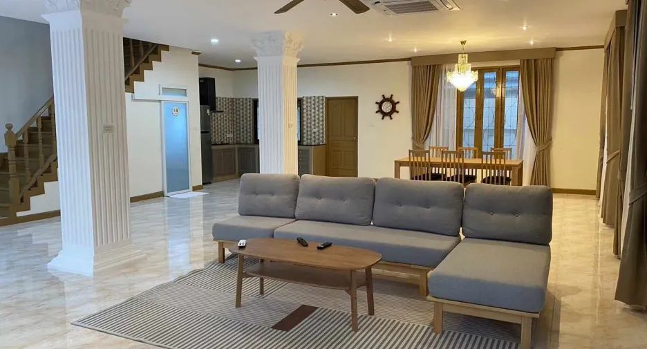 Casa en alquiler de 4 habitaciones en Mueang Phuket, Phuket