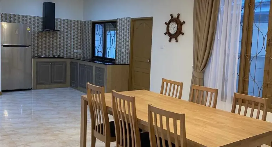 Casa en alquiler de 4 habitaciones en Mueang Phuket, Phuket